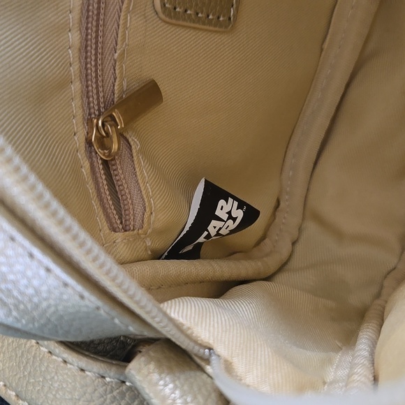 DANIELLE NICOLE STAR WARS BABY YODA MANDALORIAN CROSSBODY.   #6665 - Picture 7 of 9